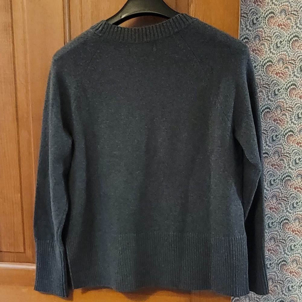 Banana Republic Charcoal Gray Crewneck Sweater Wool Blend Size Large - Picture 5 of 9